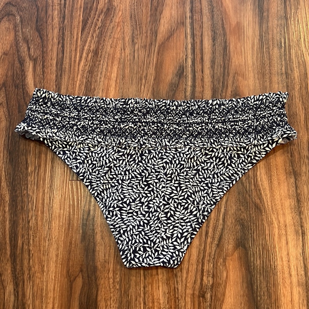 NWOT Tory Burch Costa Printed Hipster Ditsy Leaf - Picture 10 of 10